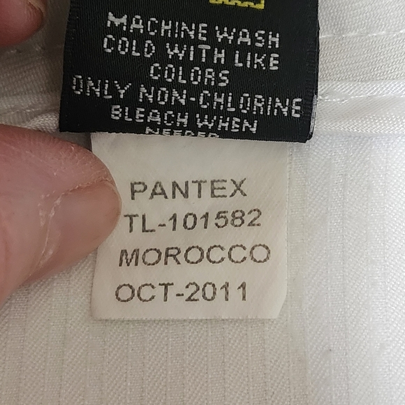 Greg Norman Shorts Men's 36 Cream Beige Golf Chino Pleated - Picture 8 of 9